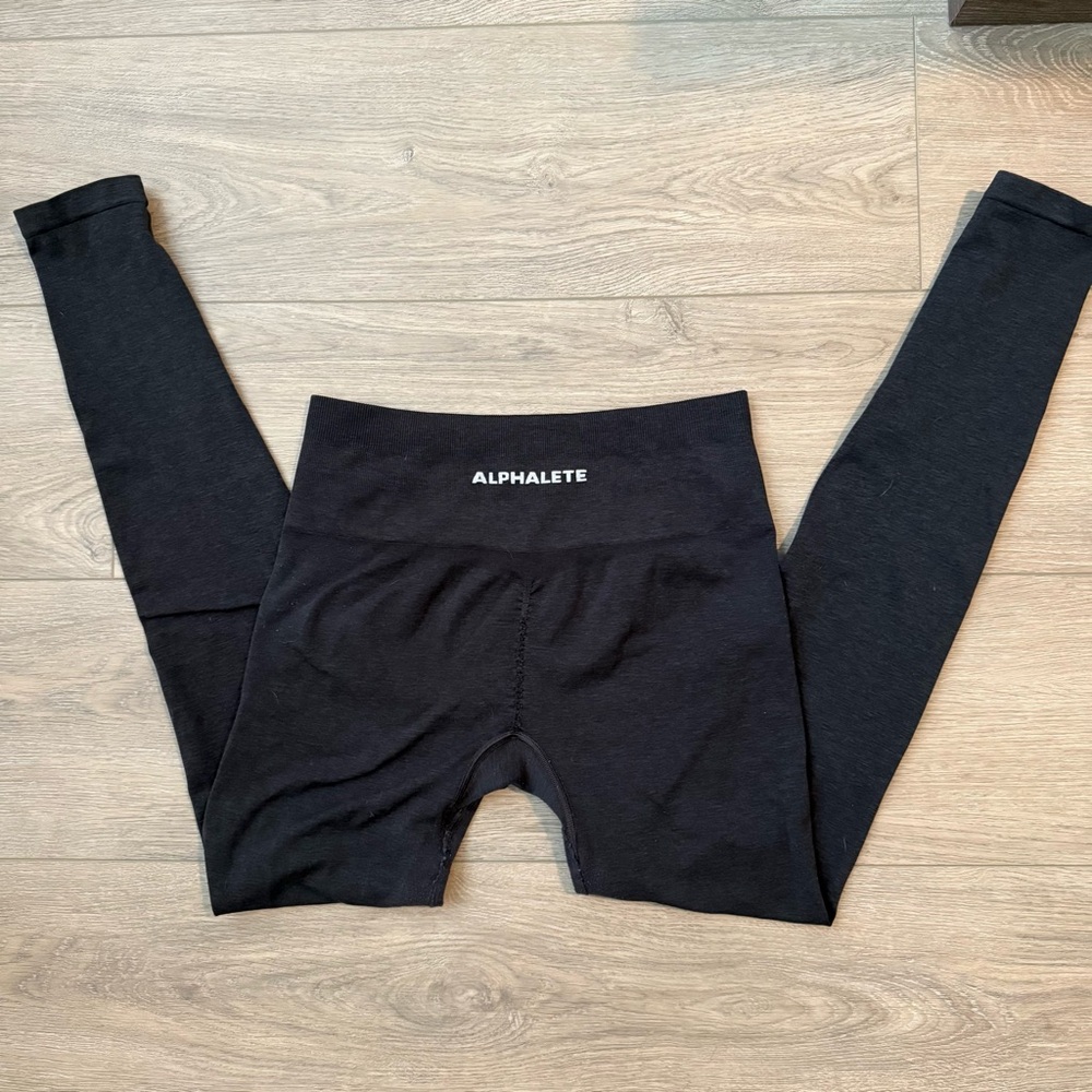 Alphalete Amplify Leggings (Scrunch Ripped)